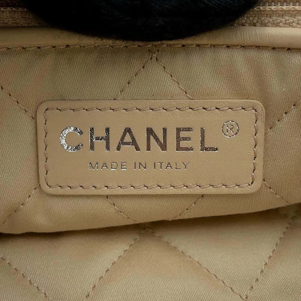 CHANEL CHANEL22 Handbag White AS3260 Shiny Calf Leather Size Small